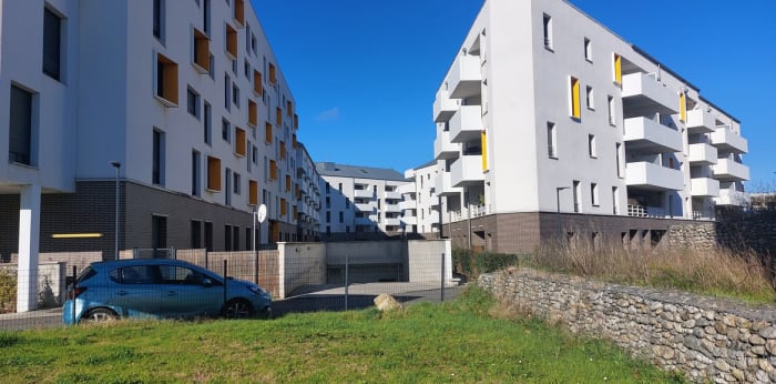 Image 2 sur 4 - Parking/box  ·  Location · Toulouse (31300) · 12m²