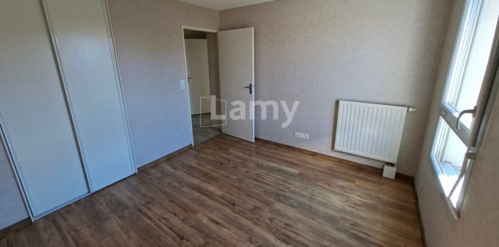 Image 10 sur 12 - Appartement  ·  Location · Clermont Ferrand (63000) · 3 pièces · 65m²