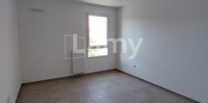 Image 4 sur 6 - Appartement  ·  Location · Avignon (84000) · 3 pièces · 65m²