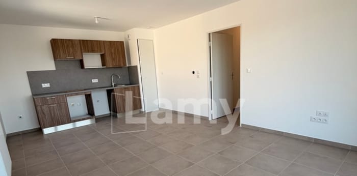 Image 2 sur 8 - Appartement  ·  Location · Avignon (84000) · 2 pièces · 50m²