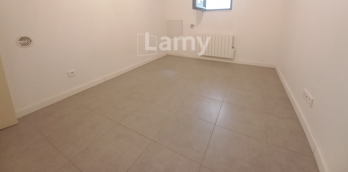 Image 11 sur 11 - Appartement  ·  Location · Chambery (73000) · 2 pièces · 59m²