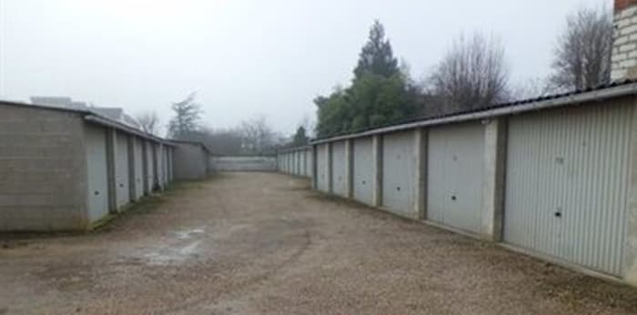Image 5 sur 6 - Parking/box  ·  Location · Sens (89100) · 13m²