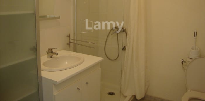 Image 8 sur 8 - Appartement  ·  Location · Nimes (30900) · 1 pièce · 25m²