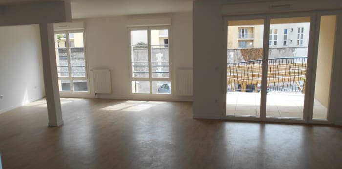 Image 2 sur 6 - Appartement  ·  Location · Tours (37100) · 3 pièces · 90m²