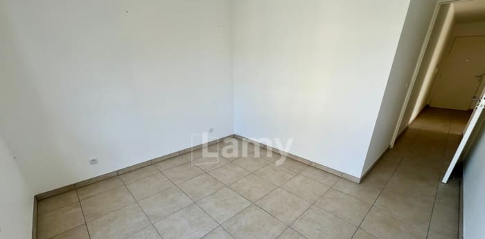 Image 9 sur 13 - Appartement  ·  Location · Villeurbanne (69100) · 4 pièces · 87m²