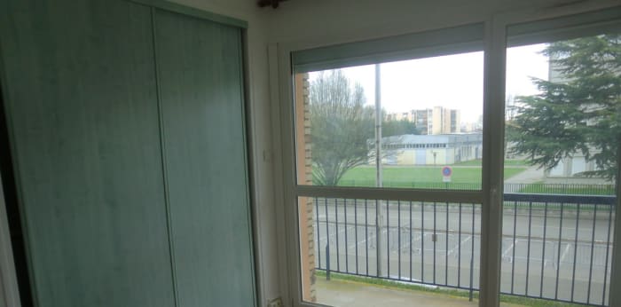 Image 6 sur 8 - Appartement  ·  Location · Maurepas (78310) · 2 pièces · 47m²