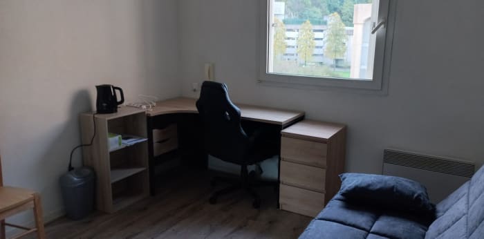 Image 1 sur 4 - Appartement  ·  Location · Chambery (73000) · 1 pièce · 18m²