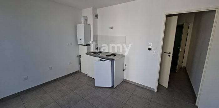 Image 2 sur 7 - Appartement  ·  Location · Clermont Ferrand (63100) · 1 pièce · 33m²