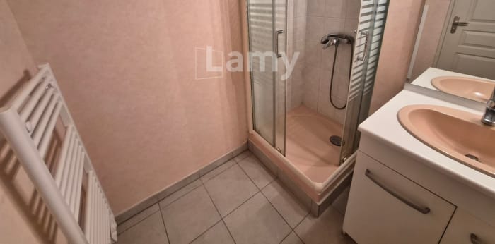 Image 11 sur 17 - Appartement  ·  Location · St Georges Sur Baulche (89000) · 4 pièces · 102m²