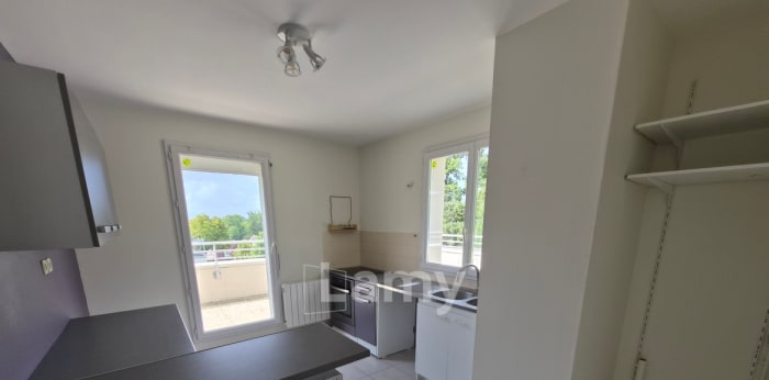 Image 1 sur 17 - Appartement  ·  Location · St Georges Sur Baulche (89000) · 4 pièces · 102m²