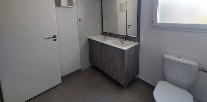 Image 20 sur 23 - Maison/villa  ·  Location · Nimes (30900) · 4 pièces · 79m²