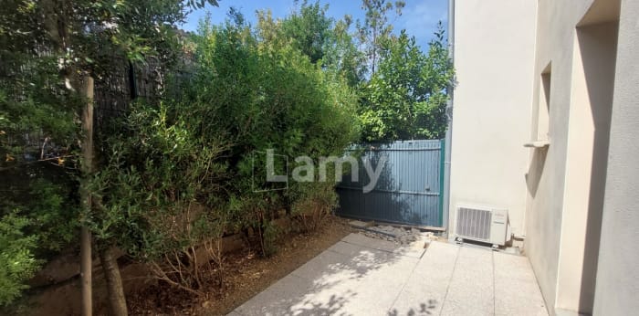 Image 12 sur 23 - Maison/villa  ·  Location · Nimes (30900) · 4 pièces · 79m²