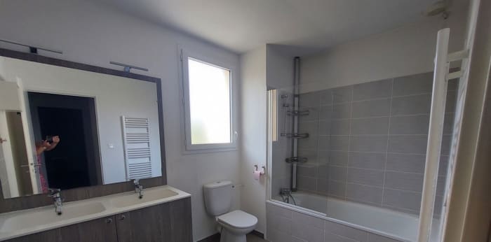 Image 21 sur 23 - Maison/villa  ·  Location · Nimes (30900) · 4 pièces · 79m²