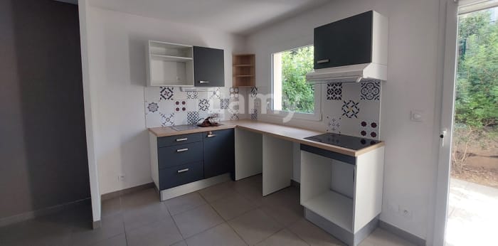 Image 11 sur 23 - Maison/villa  ·  Location · Nimes (30900) · 4 pièces · 79m²