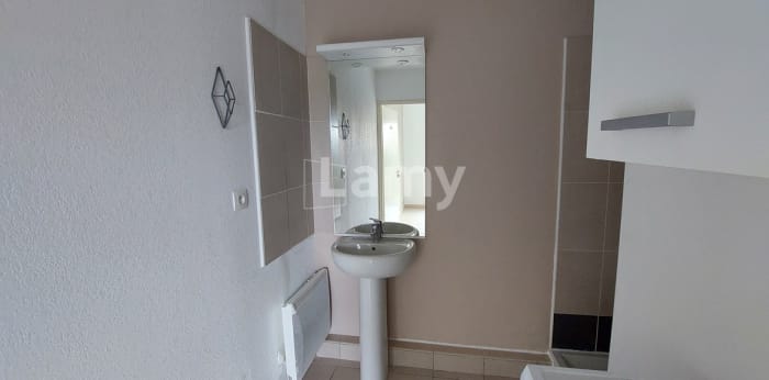 Image 8 sur 12 - Appartement  ·  Location · Rodilhan (30230) · 1 pièce · 20m²
