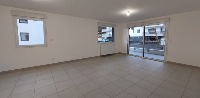 Image 1 sur 5 - Appartement  ·  Location · Evian Les Bains (74500) · 3 pièces · 66m²