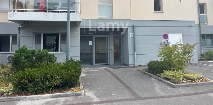 Image 2 sur 6 - Appartement  ·  Location · Lons Le Saunier (39000) · 3 pièces · 72m²