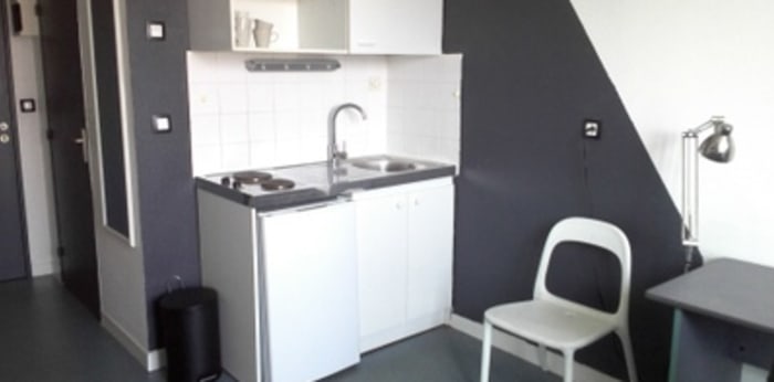Image 2 sur 3 - Appartement  ·  Location · Nantes (44000) · 1 pièce · 17m²