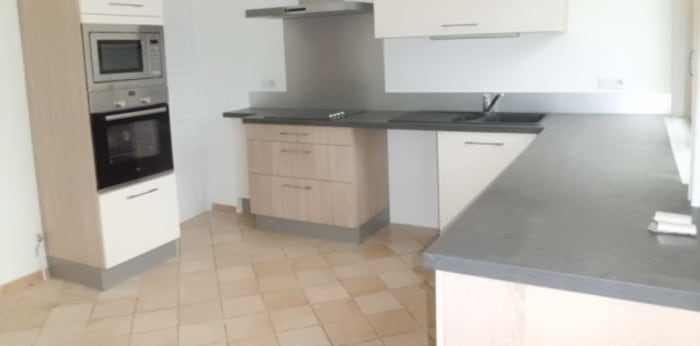 Image 8 sur 13 - Maison/villa  ·  Location · Besancon (25000) · 8 pièces · 178m²