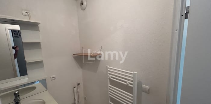 Image 7 sur 9 - Appartement  ·  Location · St Saulve (59880) · 2 pièces · 56m²