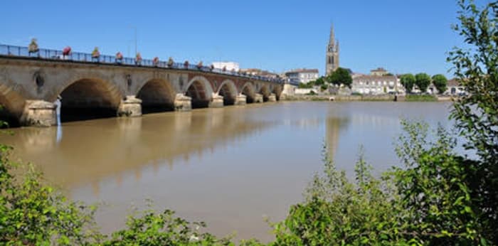 Image 4 sur 4 - Parking/box  ·  Location · Libourne (33500) · 10m²