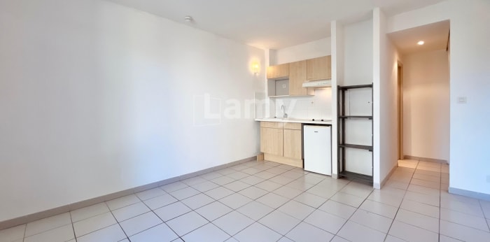Image 4 sur 9 - Appartement  ·  Location · Aix En Provence (13090) · 1 pièce · 24m²