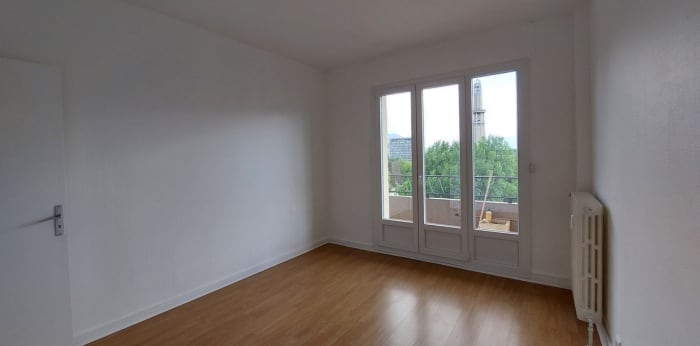 Image 15 sur 23 - Appartement  ·  Location · Grenoble (38000) · 3 pièces · 75m²