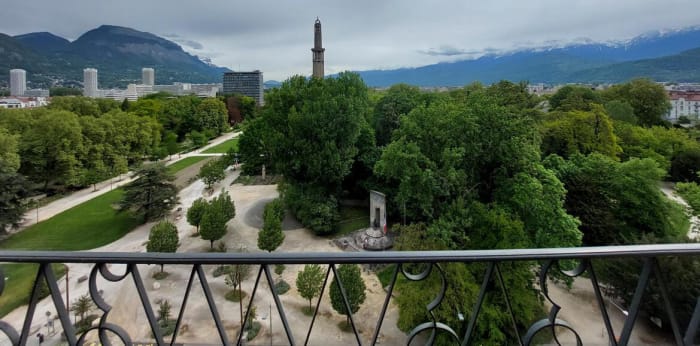 Image 1 sur 23 - Appartement  ·  Location · Grenoble (38000) · 3 pièces · 75m²