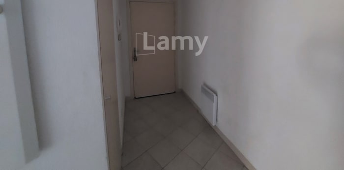 Image 18 sur 19 - Appartement  ·  Location · Nimes (30900) · 2 pièces · 44m²