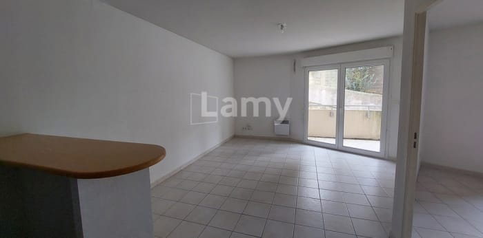Image 5 sur 19 - Appartement  ·  Location · Nimes (30900) · 2 pièces · 44m²