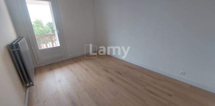 Image 8 sur 14 - Appartement  ·  Location · Dax (40100) · 4 pièces · 85m²