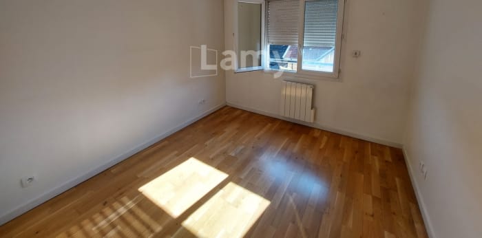 Image 4 sur 6 - Appartement  ·  Location · Villefranche Sur Saone (69400) · 2 pièces · 47m²