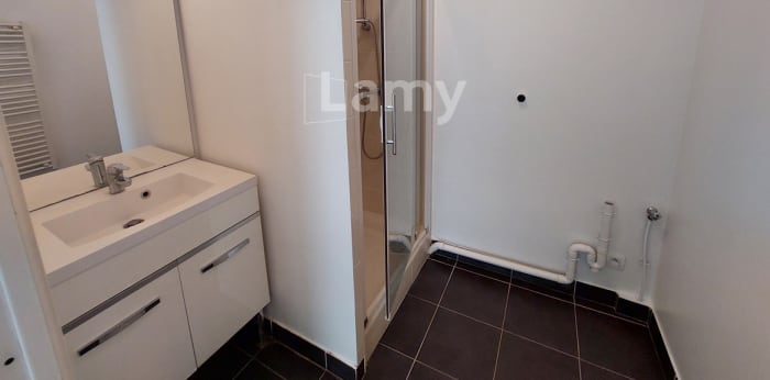 Image 6 sur 6 - Appartement  ·  Location · Villefranche Sur Saone (69400) · 2 pièces · 47m²