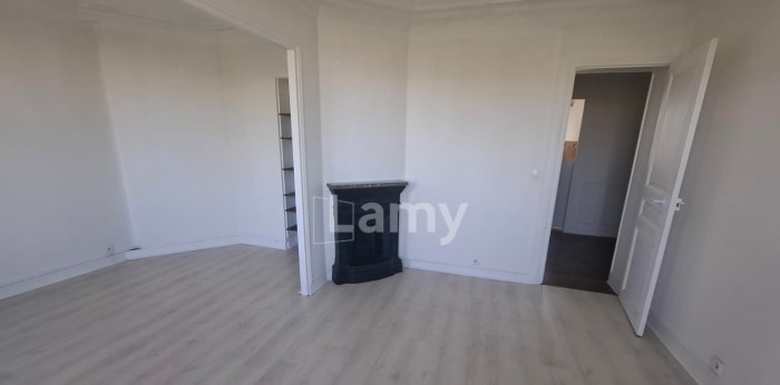 Image 4 sur 7 - Appartement  ·  Location · Paris (75019) · 2 pièces · 53m²
