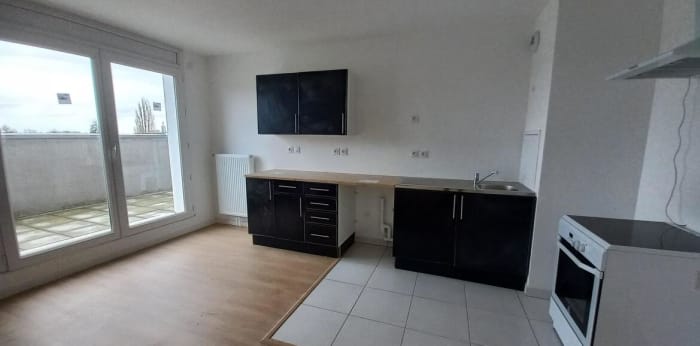 Image 2 sur 10 - Appartement  ·  Location · Lille (59160) · 3 pièces · 76m²