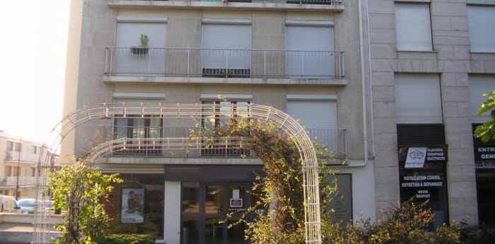 Image 1 sur 6 - Appartement  ·  Location · Bourg La Reine (92340) · 1 pièce · 23m²
