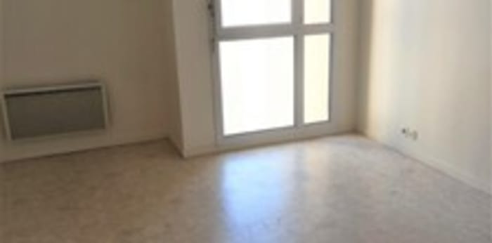 Image 1 sur 5 - Appartement  ·  Location · Tours (37000) · 1 pièce · 18m²