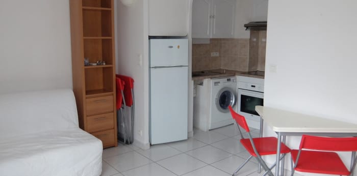 Image 1 sur 3 - Appartement  ·  Location · Aix En Provence (13100) · 1 pièce · 21m²