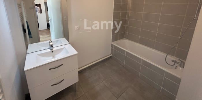 Image 6 sur 11 - Appartement  ·  Location · Valenciennes (59300) · 3 pièces · 75m²