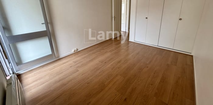 Image 7 sur 10 - Appartement  ·  Location · Dijon (21000) · 2 pièces · 54m²