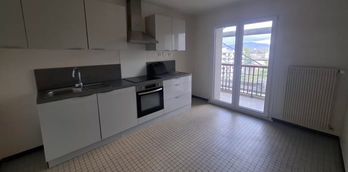 Image 1 sur 4 - Appartement  ·  Location · Annecy (74000) · 2 pièces · 58m²