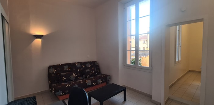 Image 2 sur 5 - Appartement  ·  Location · Aix En Provence (13100) · 1 pièce · 24m²