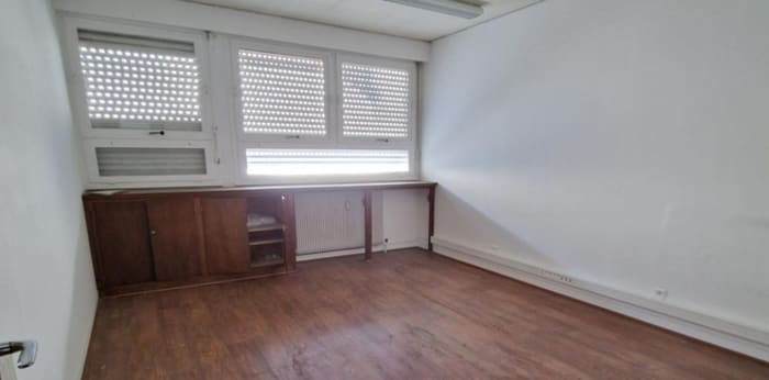 Image 16 sur 18 - Local  ·  Vente · Limoges (87000) · 12 pièces · 329m²