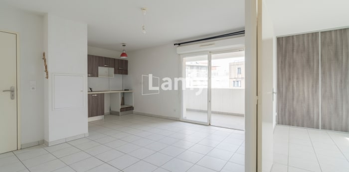Image 1 sur 10 - Appartement  ·  Vente · Marseille (13003) · 2 pièces · 38m²