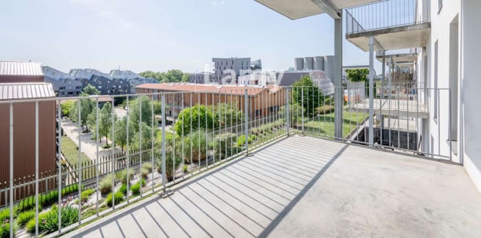 Image 2 sur 15 - Appartement  ·  Vente · Bordeaux (33300) · 3 pièces · 65m²