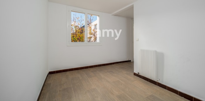 Image 8 sur 9 - Appartement  ·  Vente · Digne Les Bains (04000) · 4 pièces · 71m²