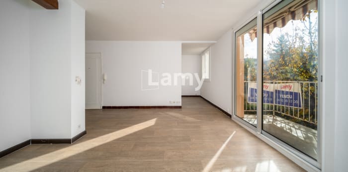 Image 2 sur 9 - Appartement  ·  Vente · Digne Les Bains (04000) · 4 pièces · 71m²