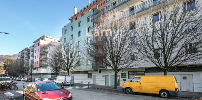 Image 1 sur 10 - Parking/box  ·  Vente · Grenoble (38100)