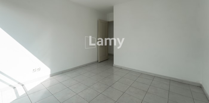 Image 6 sur 14 - Appartement  ·  Vente · Marseille 09 (13009) · 3 pièces · 65m²