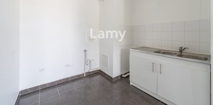 Image 6 sur 8 - Appartement  ·  Vente · Rosny Sous Bois (93110) · 2 pièces · 51m²